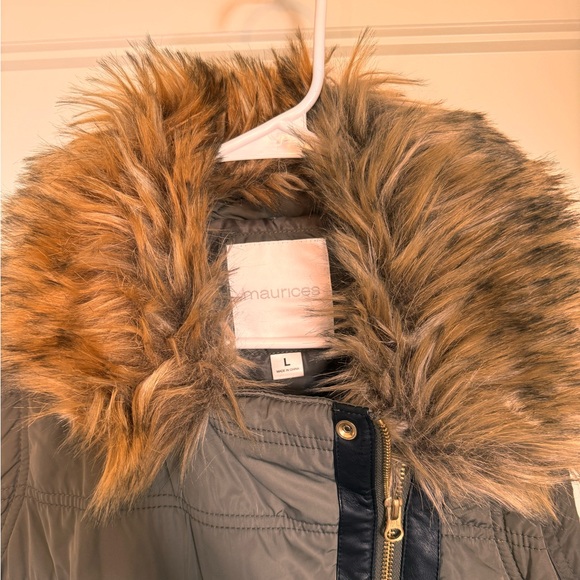 maurices Olive Gray Puffer Vest with Fur Collar - Size L - Picture 4 of 4